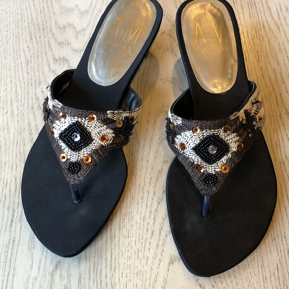 ANN MARINO LOW HEELED KITTEN SANDALS